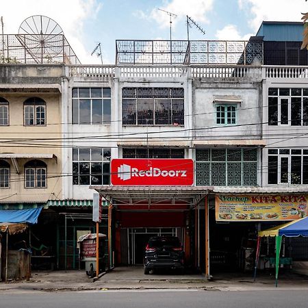 Reddoorz Near Rsud Dr Pringadi Medan 3 Hotel Buitenkant foto