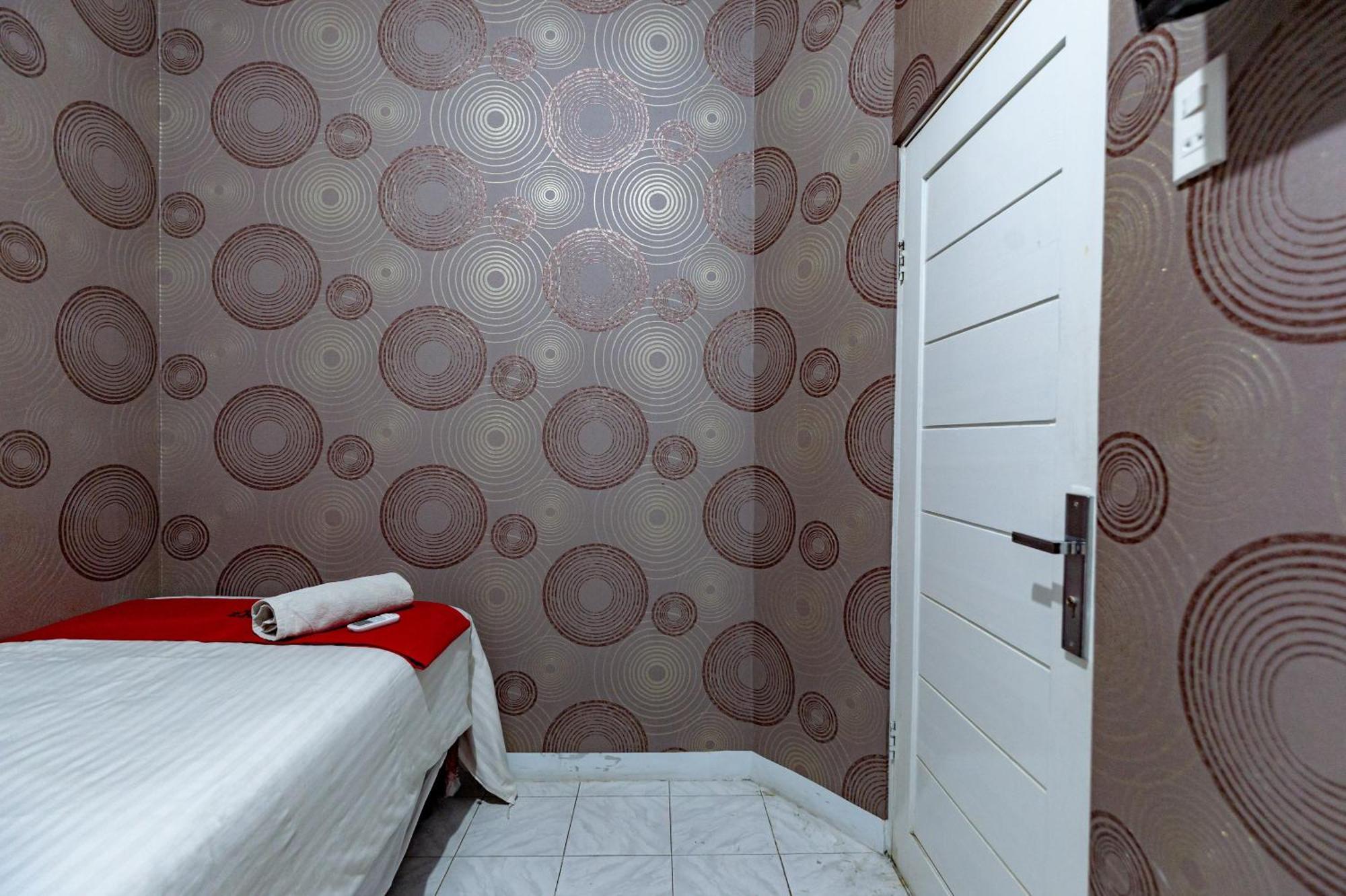 Reddoorz Near Rsud Dr Pringadi Medan 3 Hotel Buitenkant foto